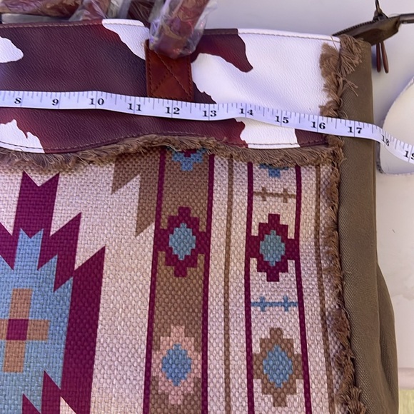 SOUTHERWESTERN NATIVE PURSE WITH WALLET. NWOT - Picture 10 of 13